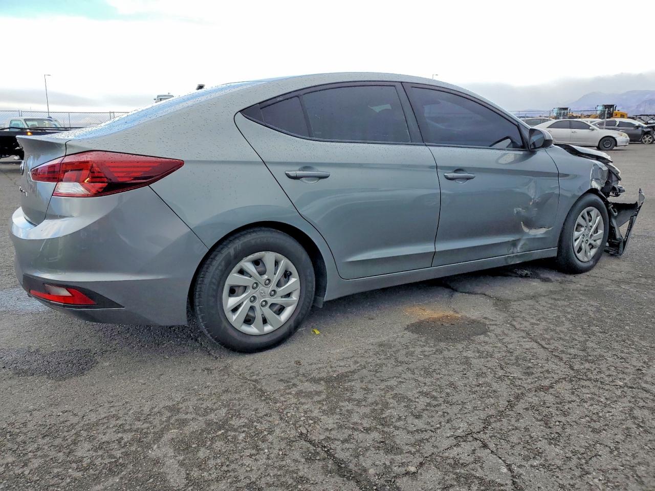 2019 HYUNDAI ELANTRA SE photo 3