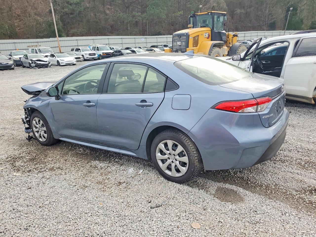 2025 TOYOTA COROLLA LE photo 2