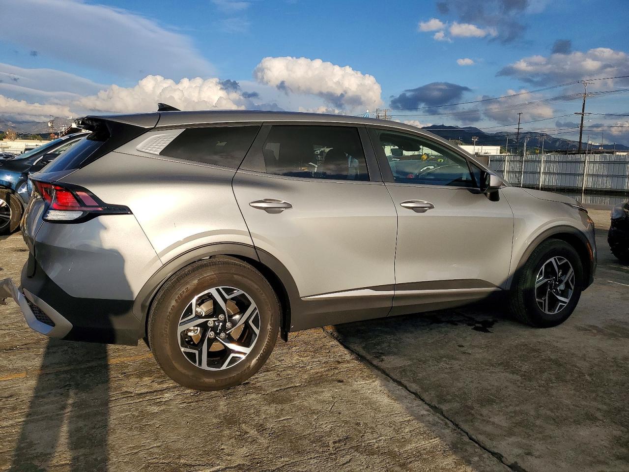 2023 KIA SPORTAGE LX photo 3