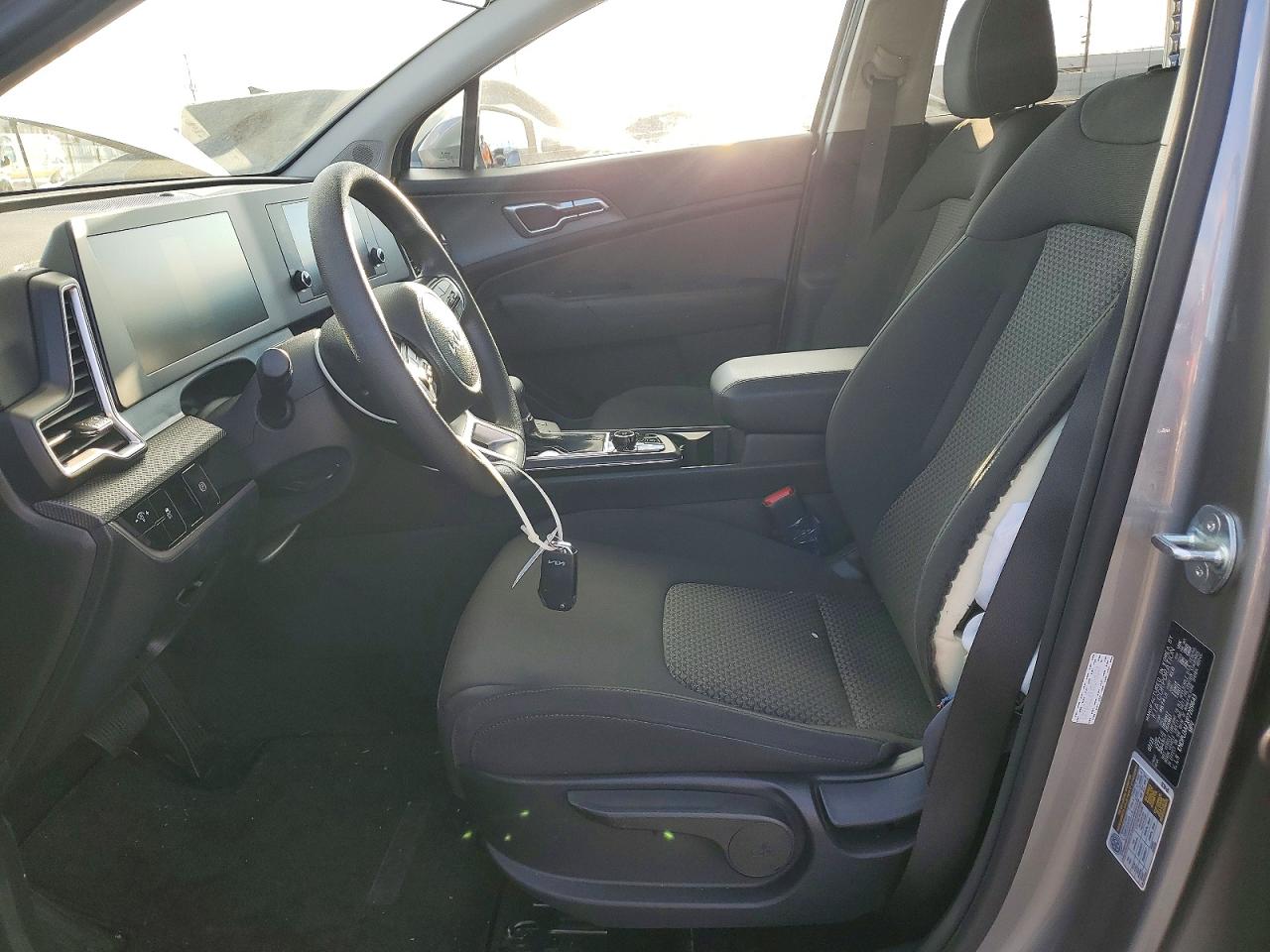 2023 KIA SPORTAGE LX photo 7