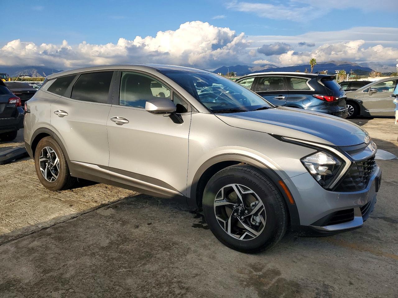 2023 KIA SPORTAGE LX photo 4