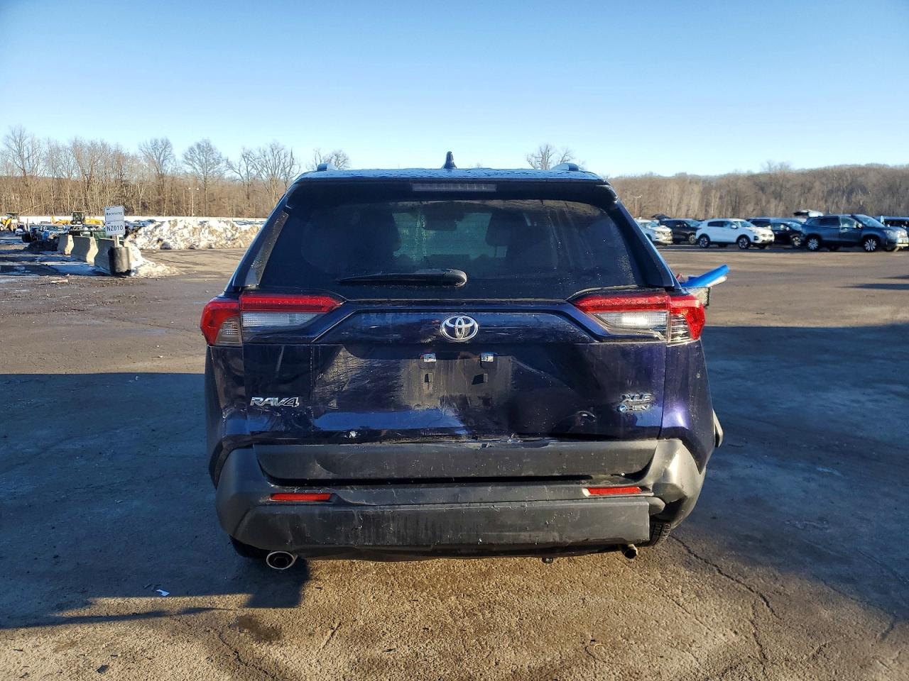 2025 TOYOTA RAV4 XLE photo 6