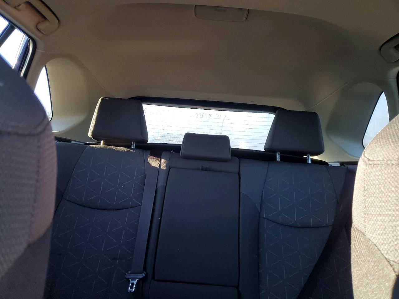 2025 TOYOTA RAV4 XLE photo 10