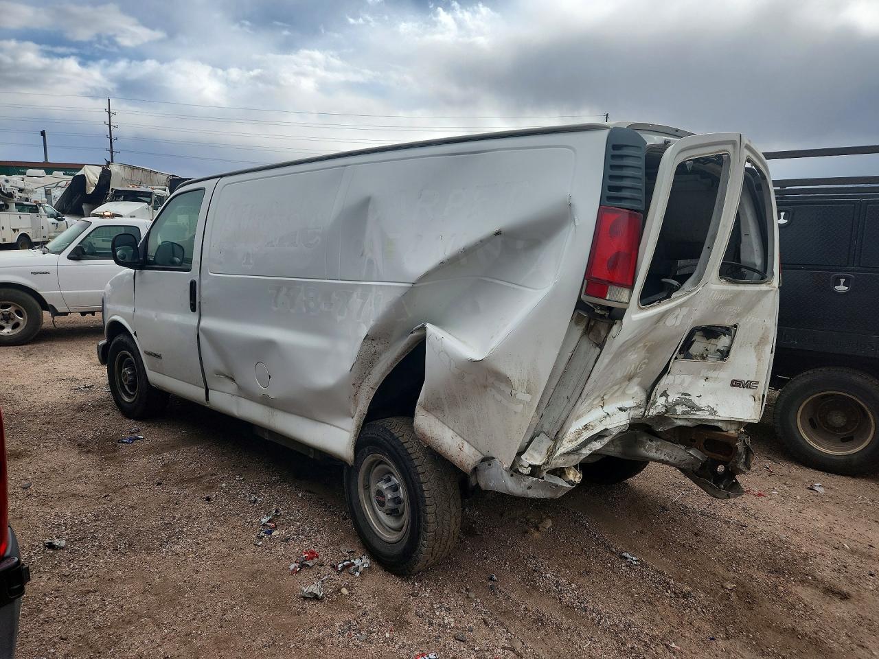 1998 GMC SAVANA CARGO photo 2