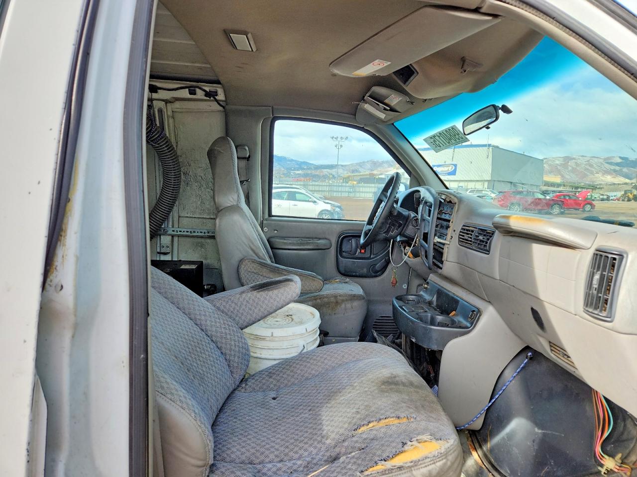 1998 GMC SAVANA CARGO photo 10