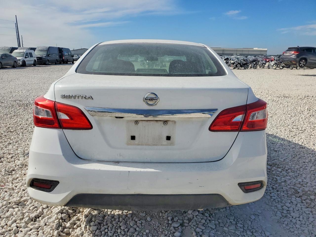 2018 NISSAN SENTRA S photo 6