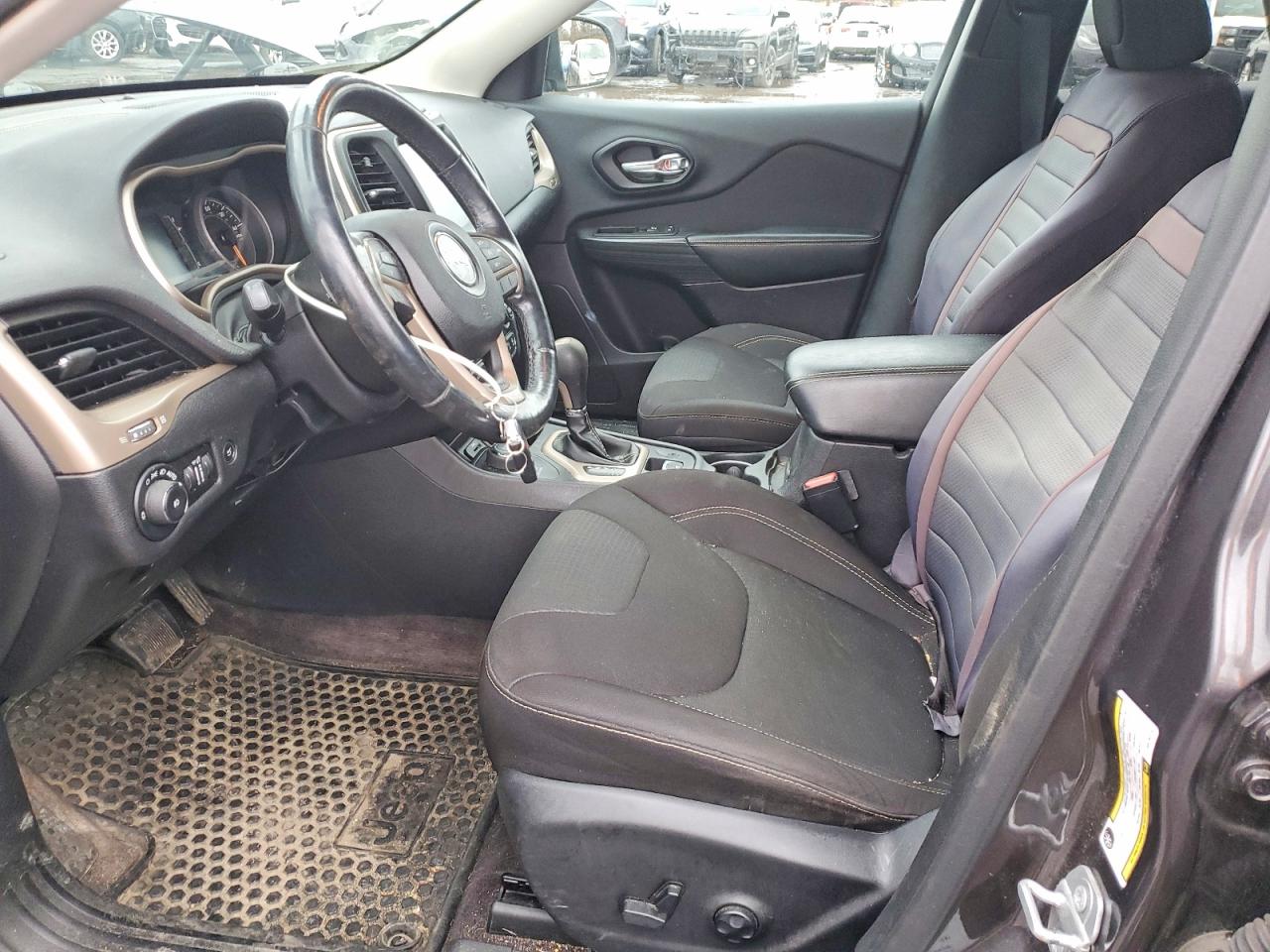 2016 JEEP CHEROKEE LATITUDE photo 25