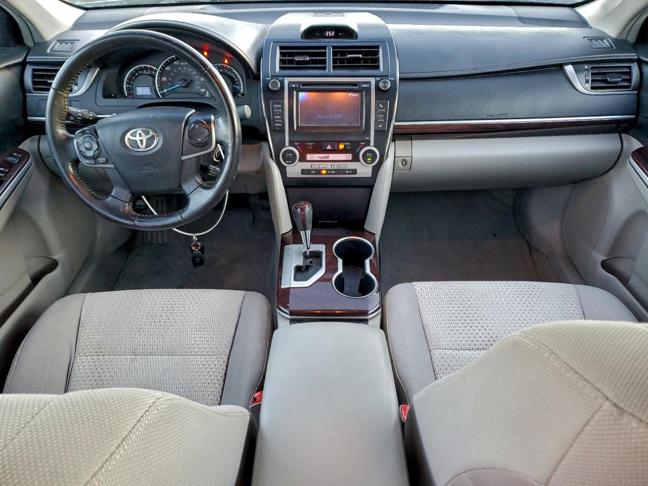 2013 TOYOTA CAMRY L photo 8