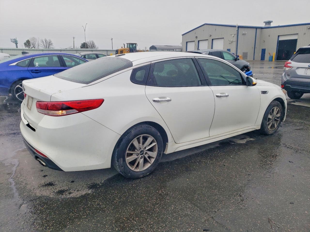 2017 KIA OPTIMA LX photo 3