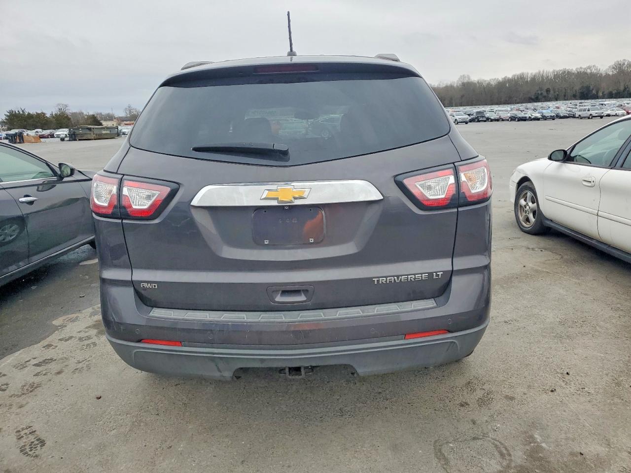 2014 CHEVROLET TRAVERSE LT photo 6