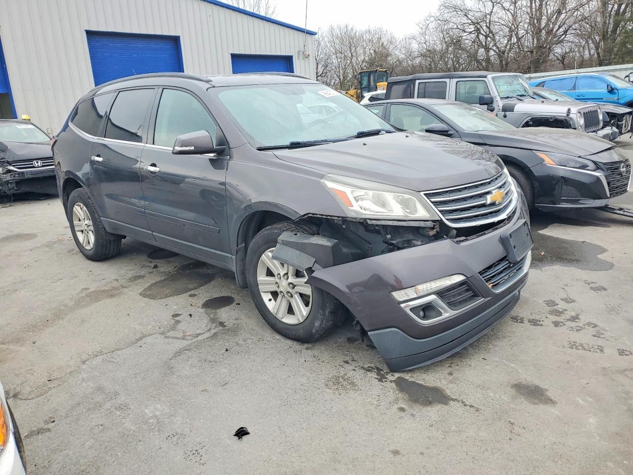 2014 CHEVROLET TRAVERSE LT photo 4