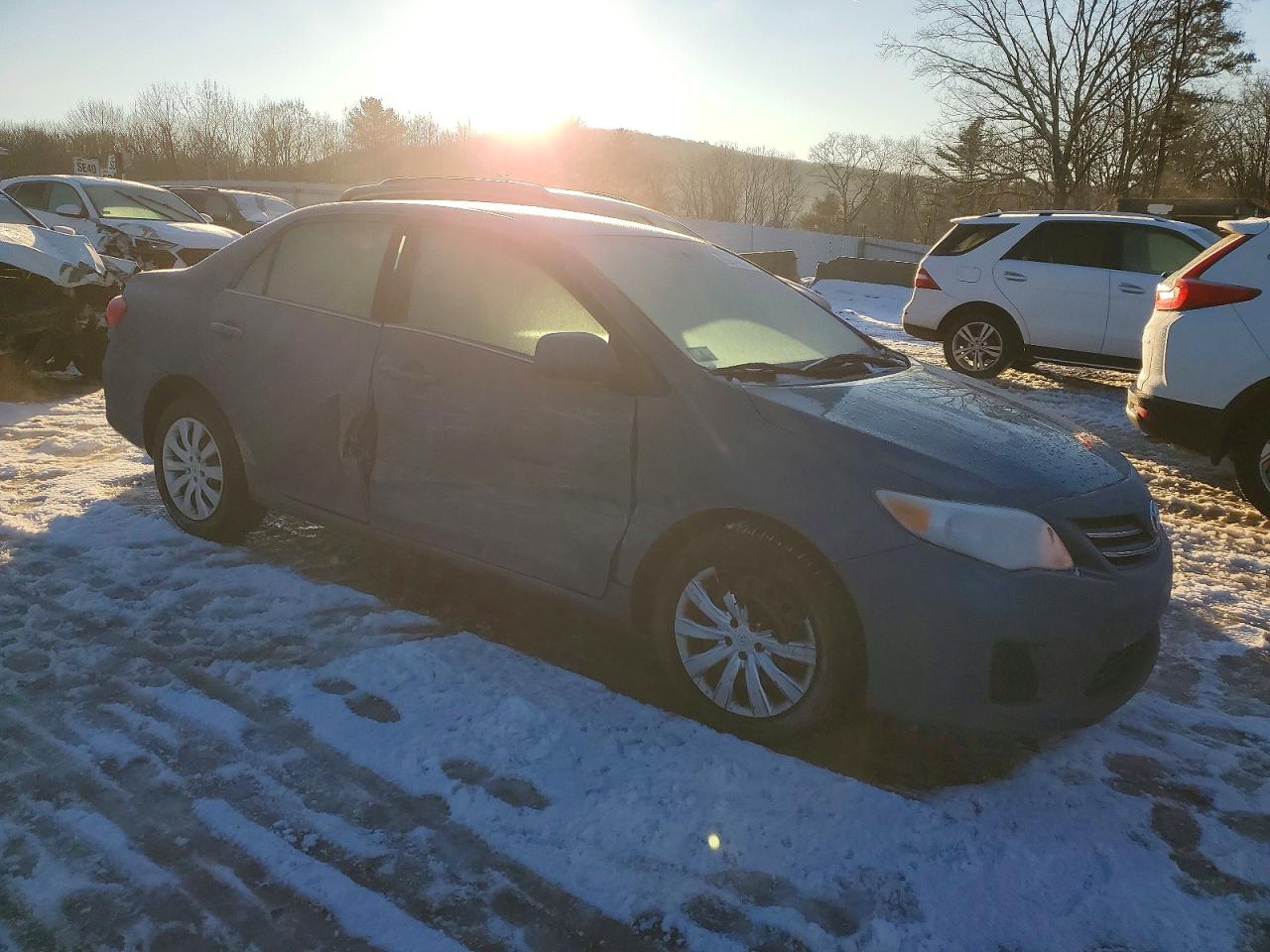 2013 TOYOTA COROLLA BASE photo 4