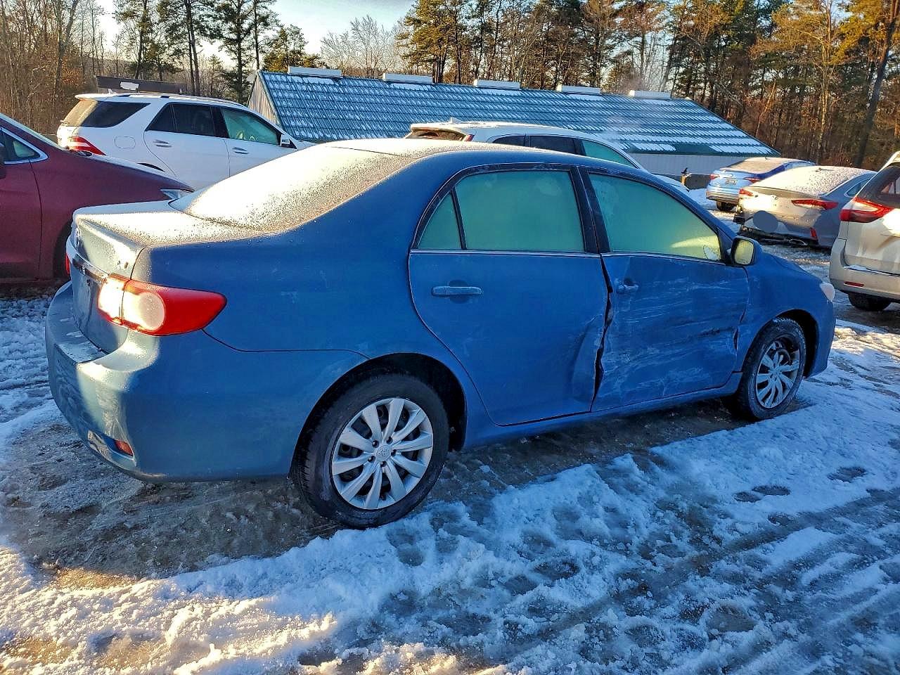 2013 TOYOTA COROLLA BASE photo 3