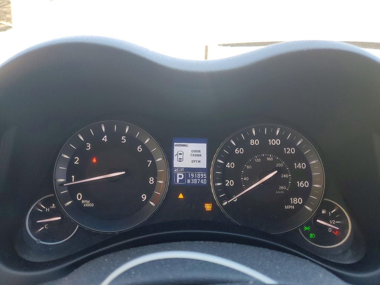2012 INFINITI M37 X photo 9