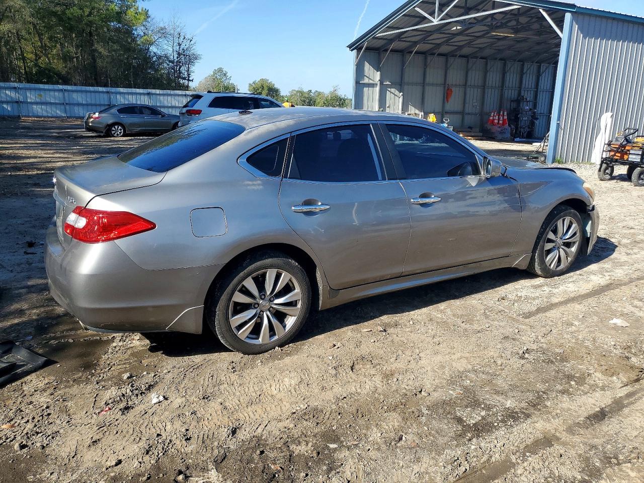 2012 INFINITI M37 X photo 3