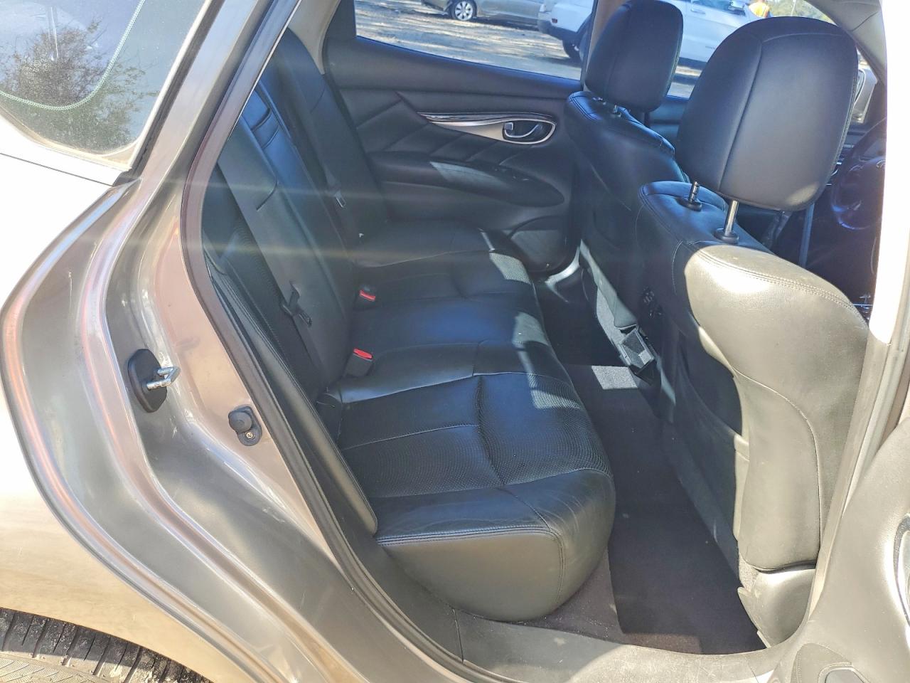 2012 INFINITI M37 X photo 10