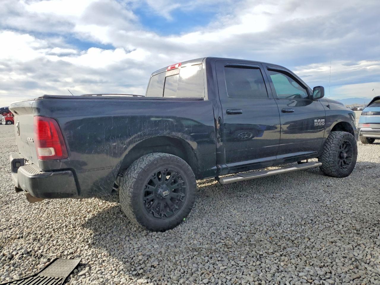 2014 RAM 1500 SPORT photo 3