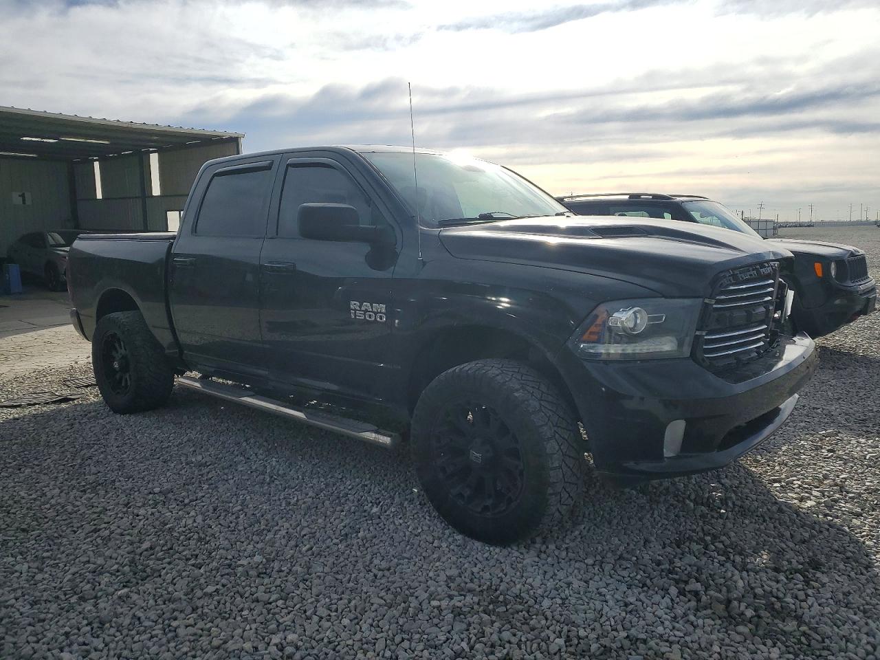 2014 RAM 1500 SPORT photo 4