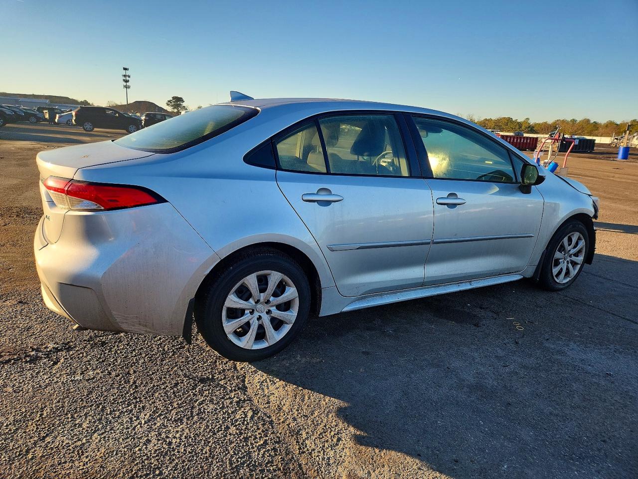 2022 TOYOTA COROLLA LE photo 3
