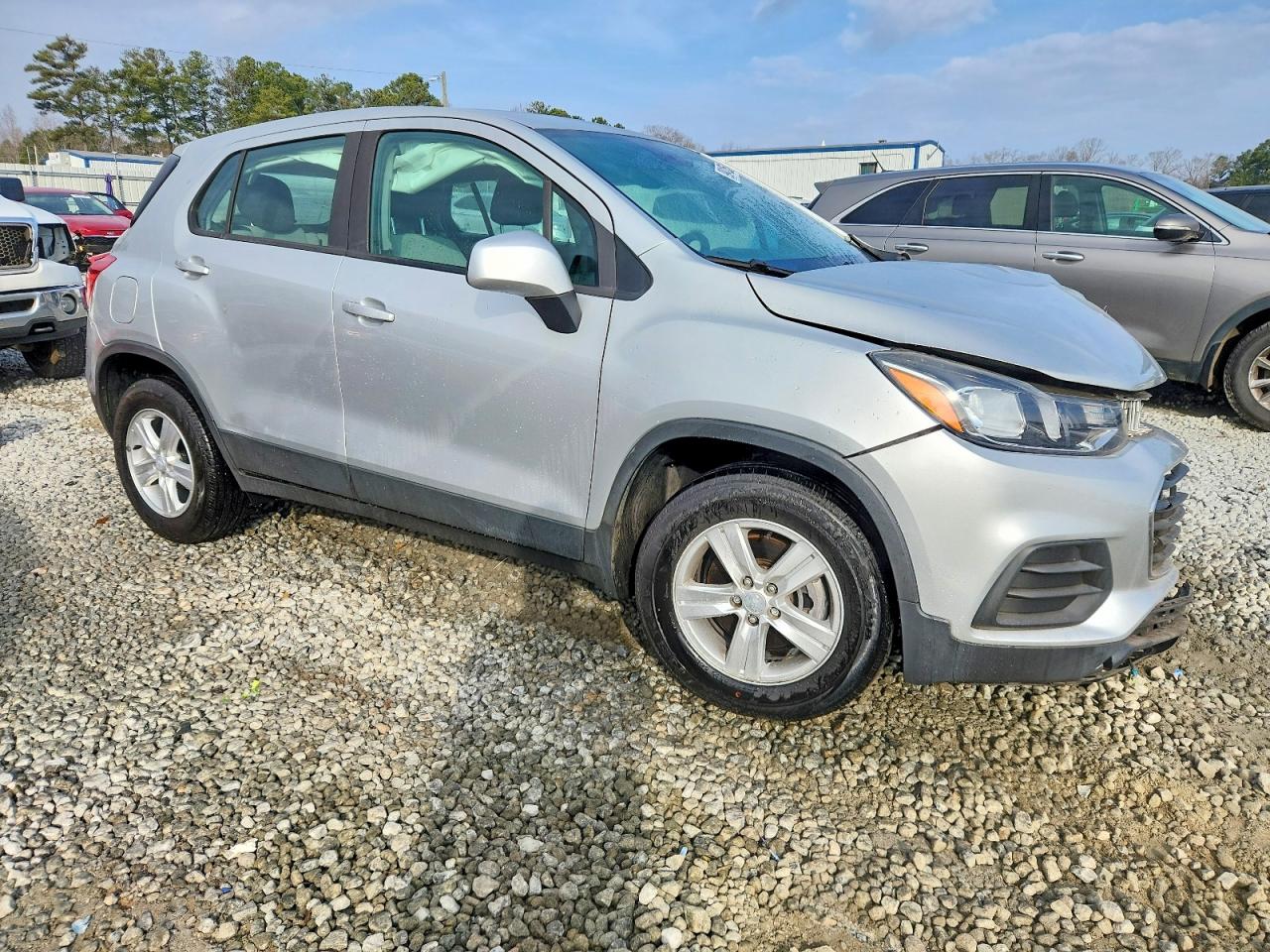 2019 CHEVROLET TRAX LS photo 4