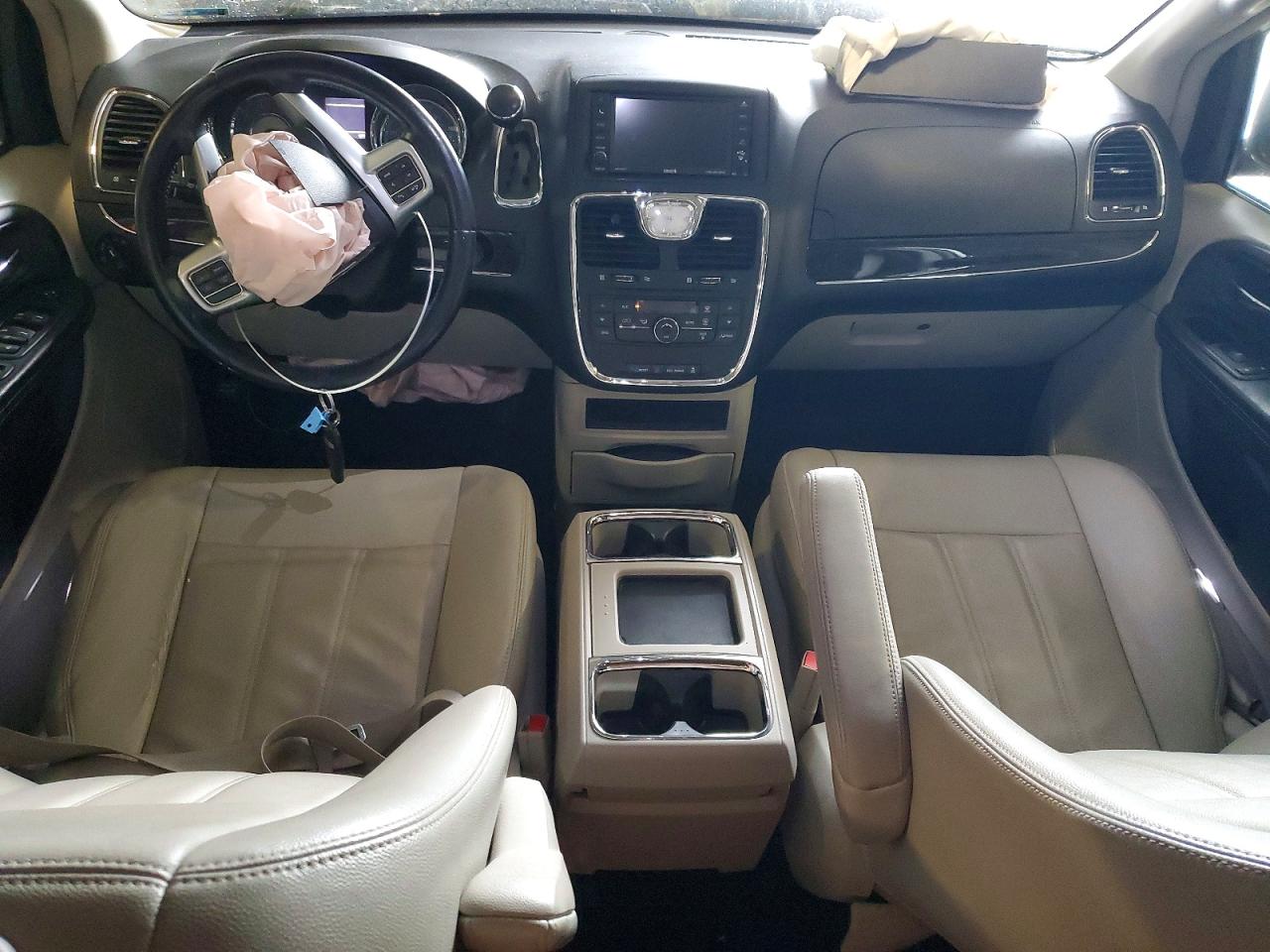 2013 CHRYSLER TOWN & COUNTRY TOURING photo 8