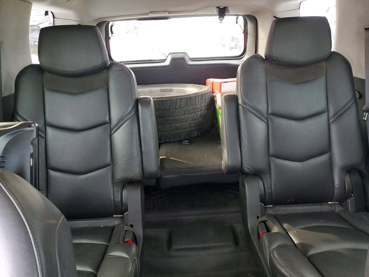 2019 CADILLAC ESCALADE LUXURY photo 19