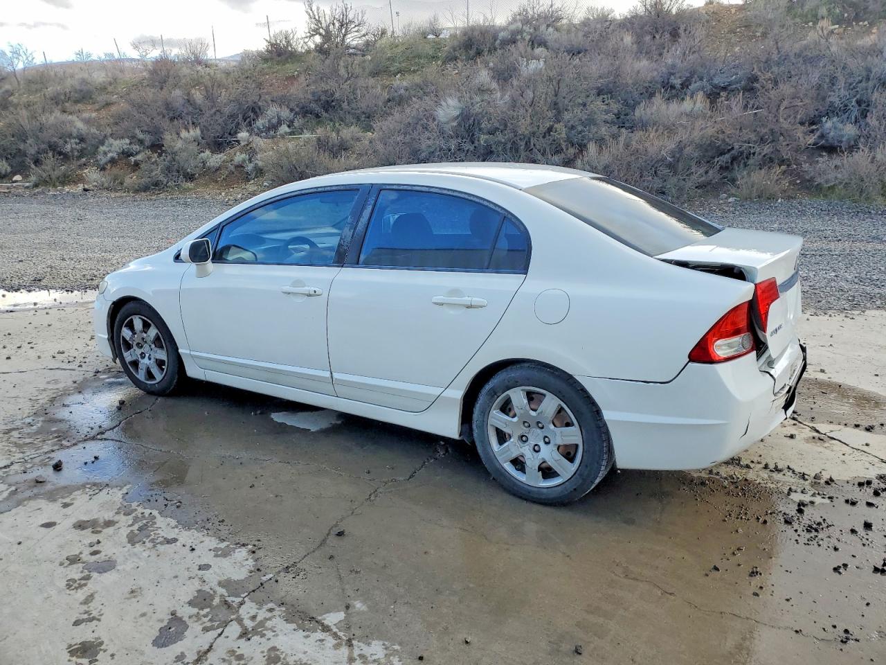 2010 HONDA CIVIC LX photo 2