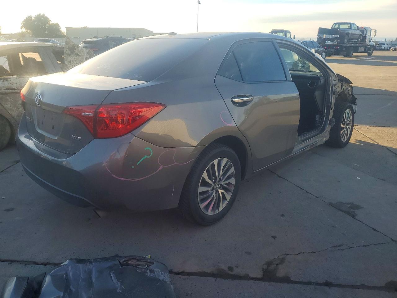 2019 TOYOTA COROLLA L photo 3