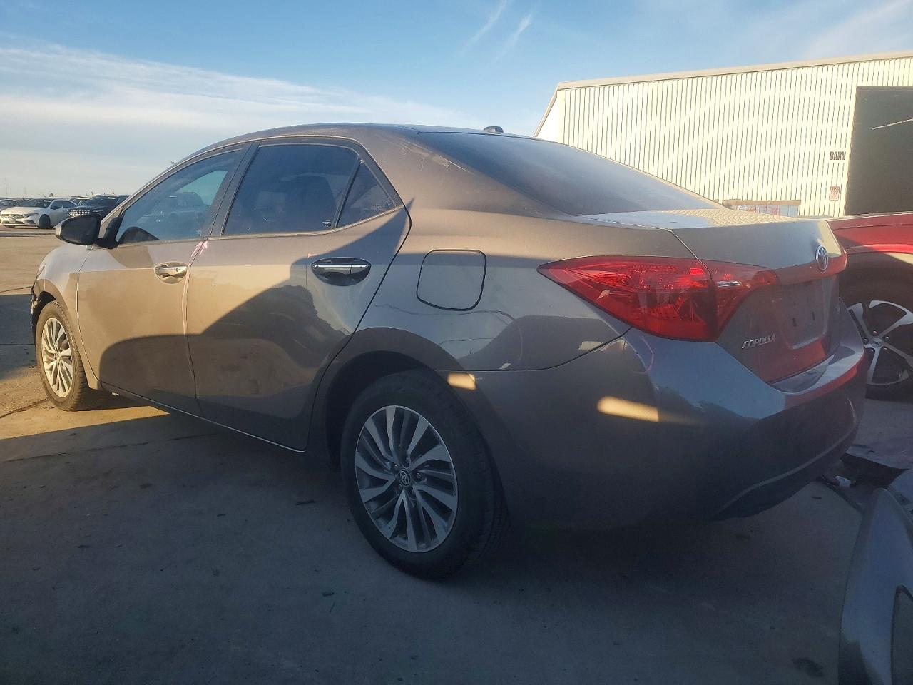 2019 TOYOTA COROLLA L photo 2