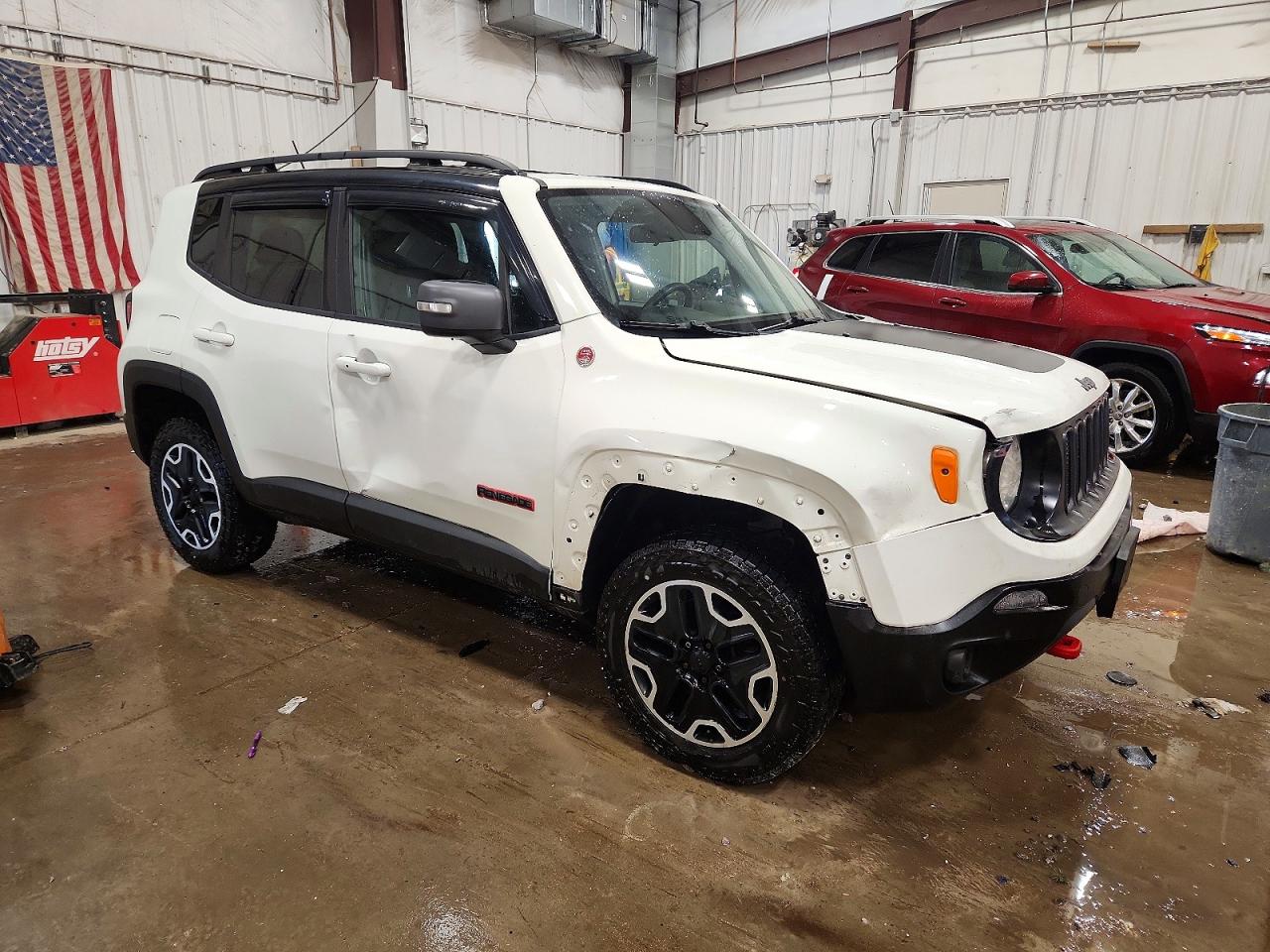2017 JEEP RENEGADE TRAILHAWK photo 4