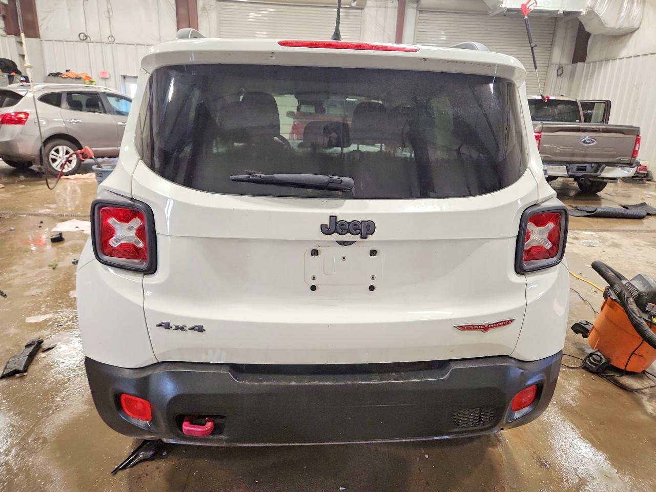 2017 JEEP RENEGADE TRAILHAWK photo 6