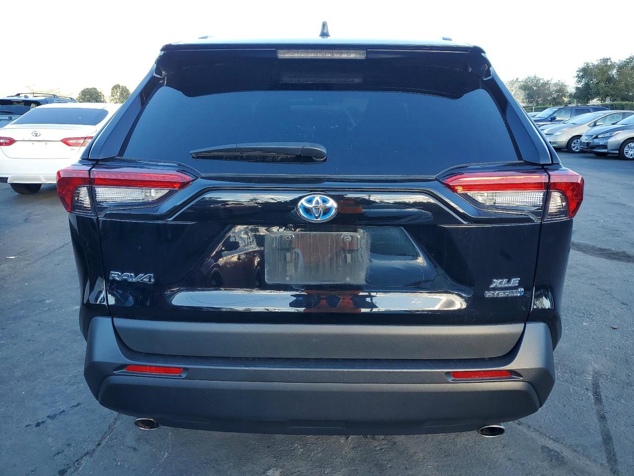 2024 TOYOTA RAV4 XLE photo 6