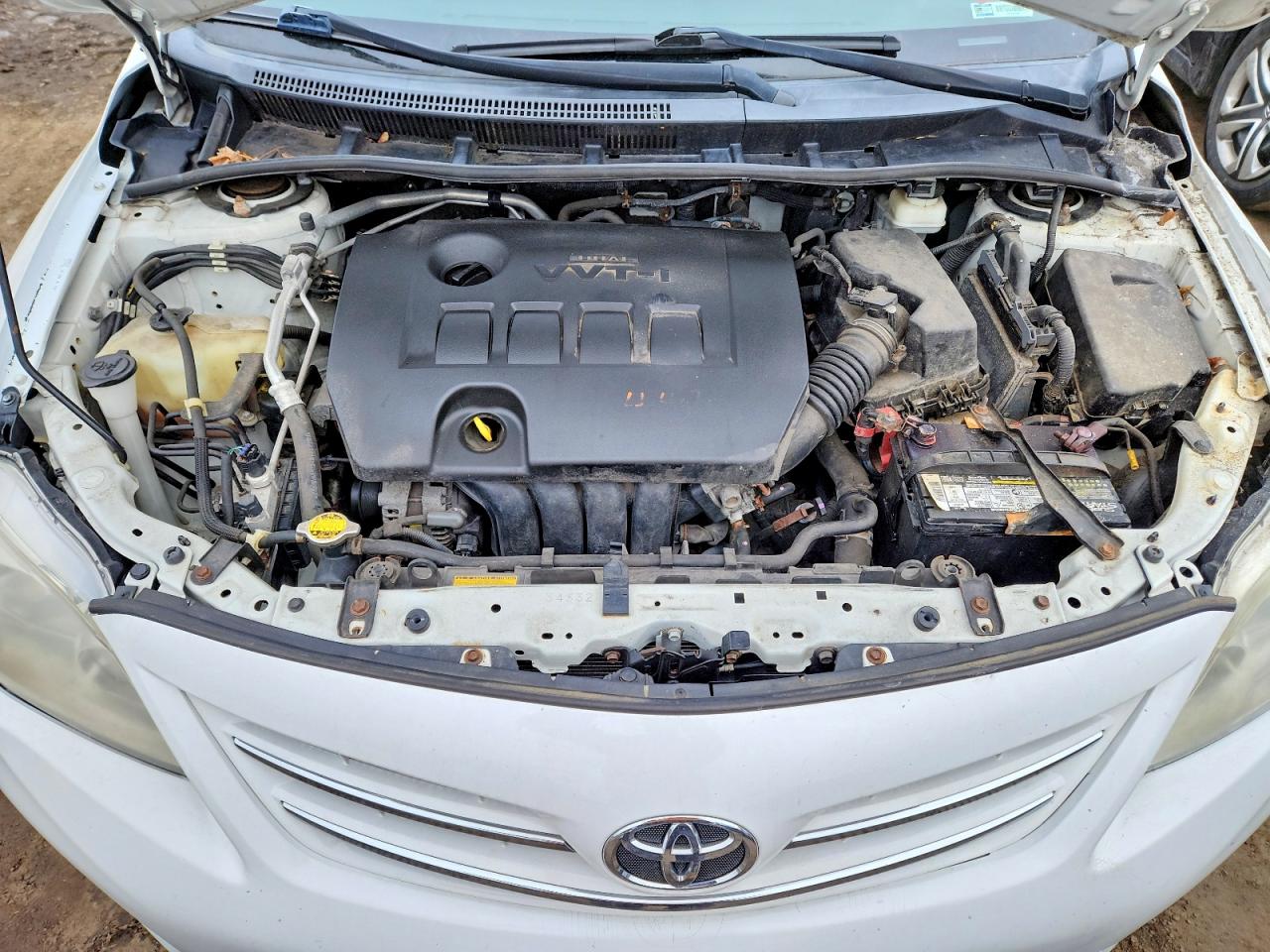 2013 TOYOTA COROLLA LE photo 11