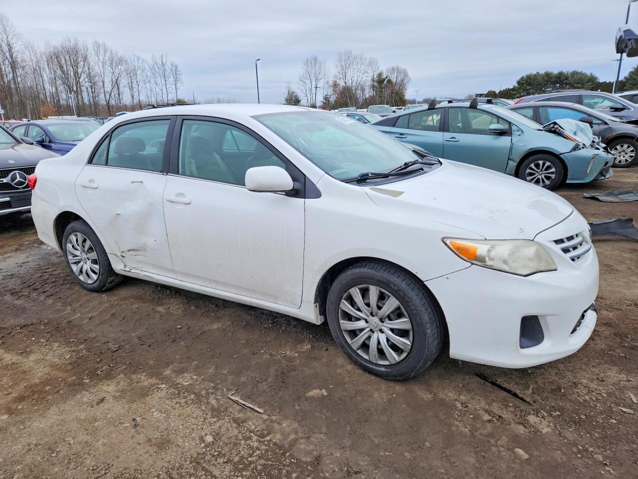 2013 TOYOTA COROLLA LE photo 4