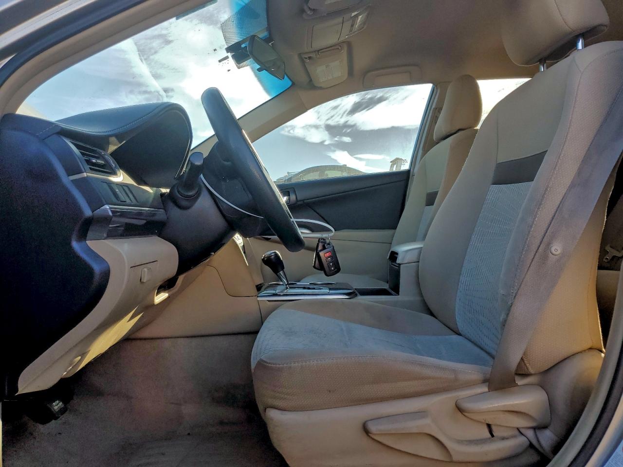 2013 TOYOTA CAMRY HYBRID photo 7
