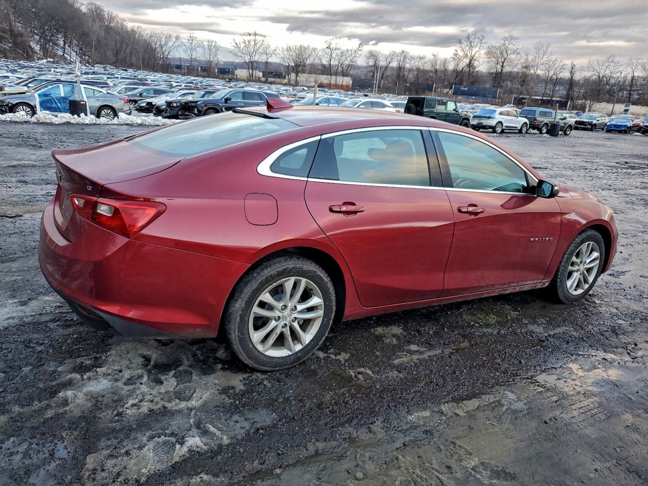 2017 CHEVROLET MALIBU LT photo 3
