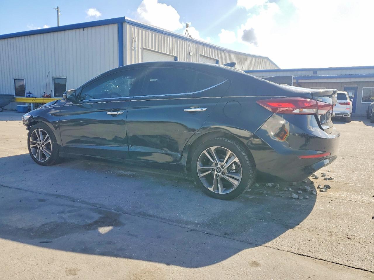2017 HYUNDAI ELANTRA SE photo 2