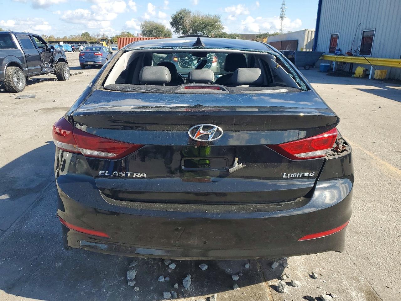 2017 HYUNDAI ELANTRA SE photo 6
