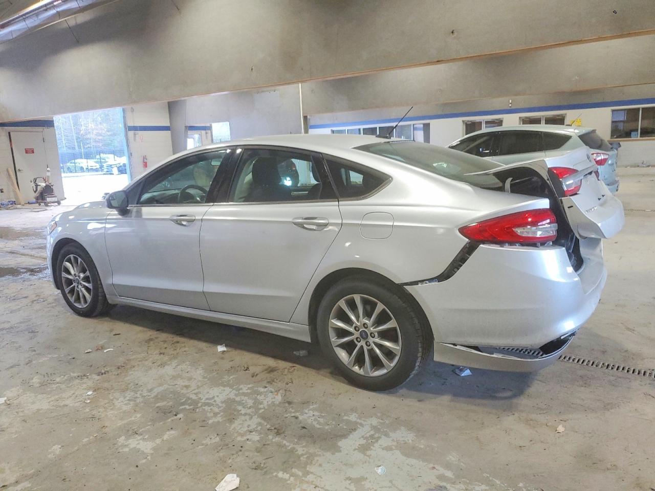 2017 FORD FUSION SE photo 2
