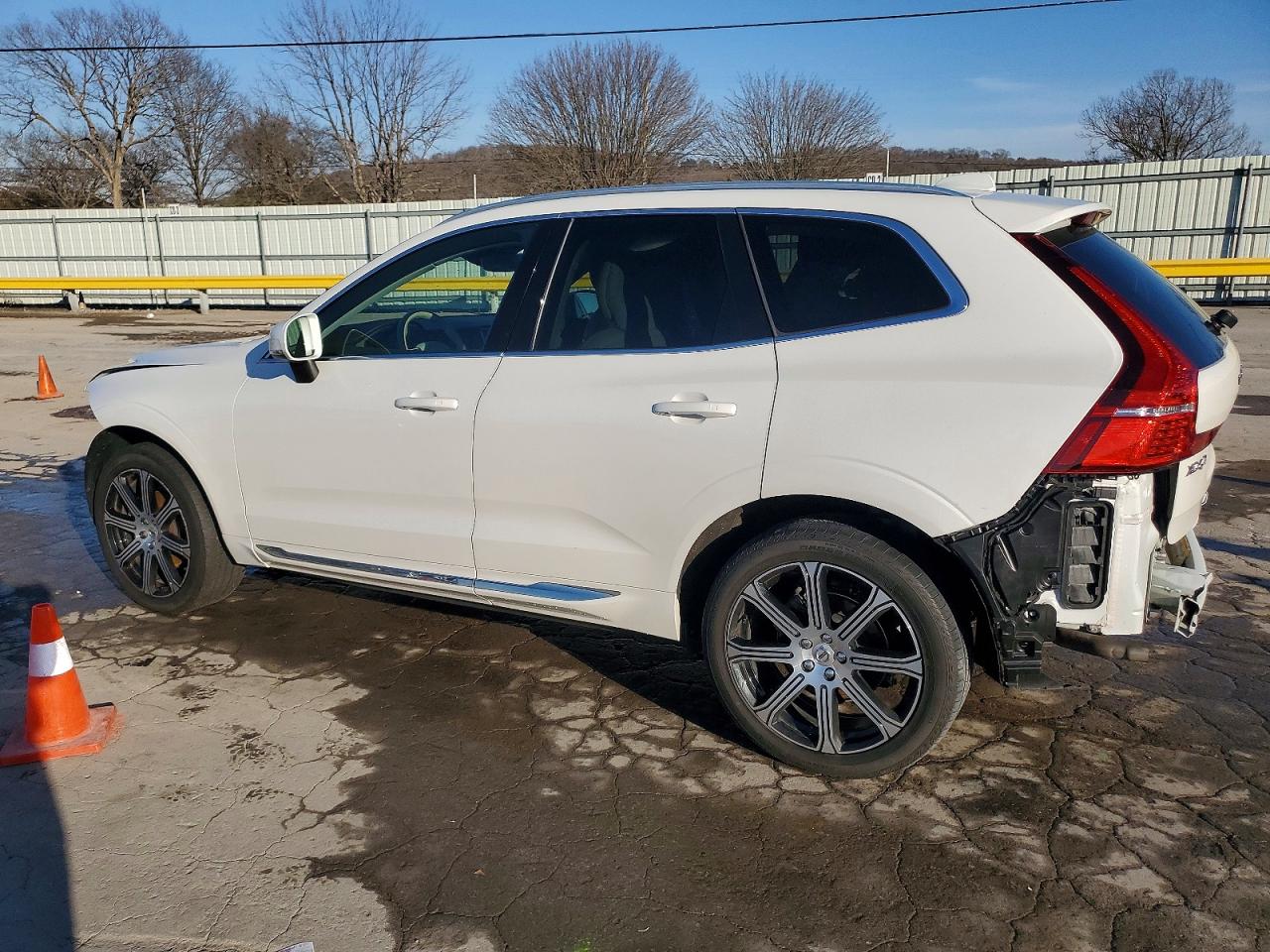 2021 VOLVO XC60 T5 INSCRIPTION photo 2