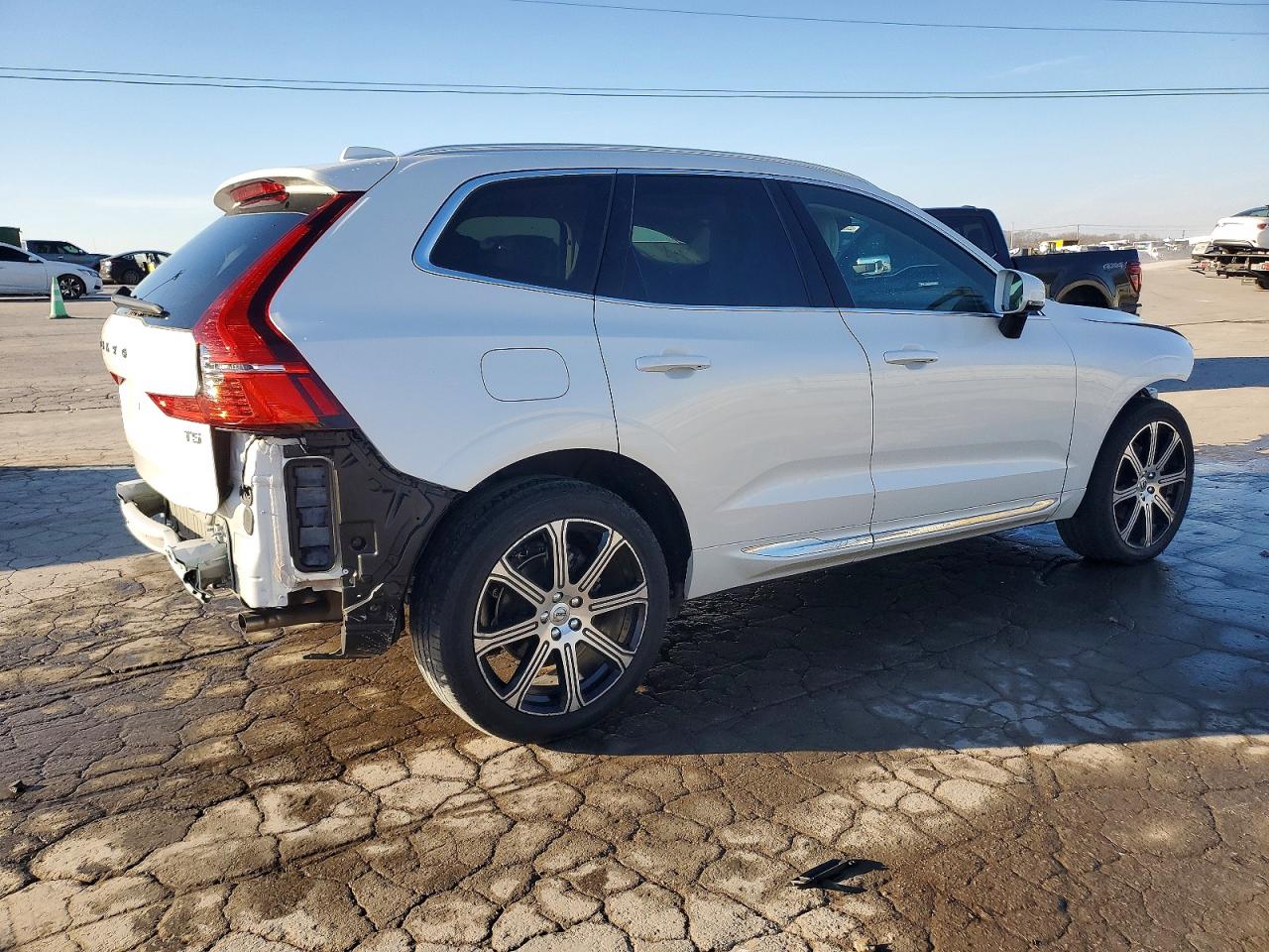 2021 VOLVO XC60 T5 INSCRIPTION photo 3