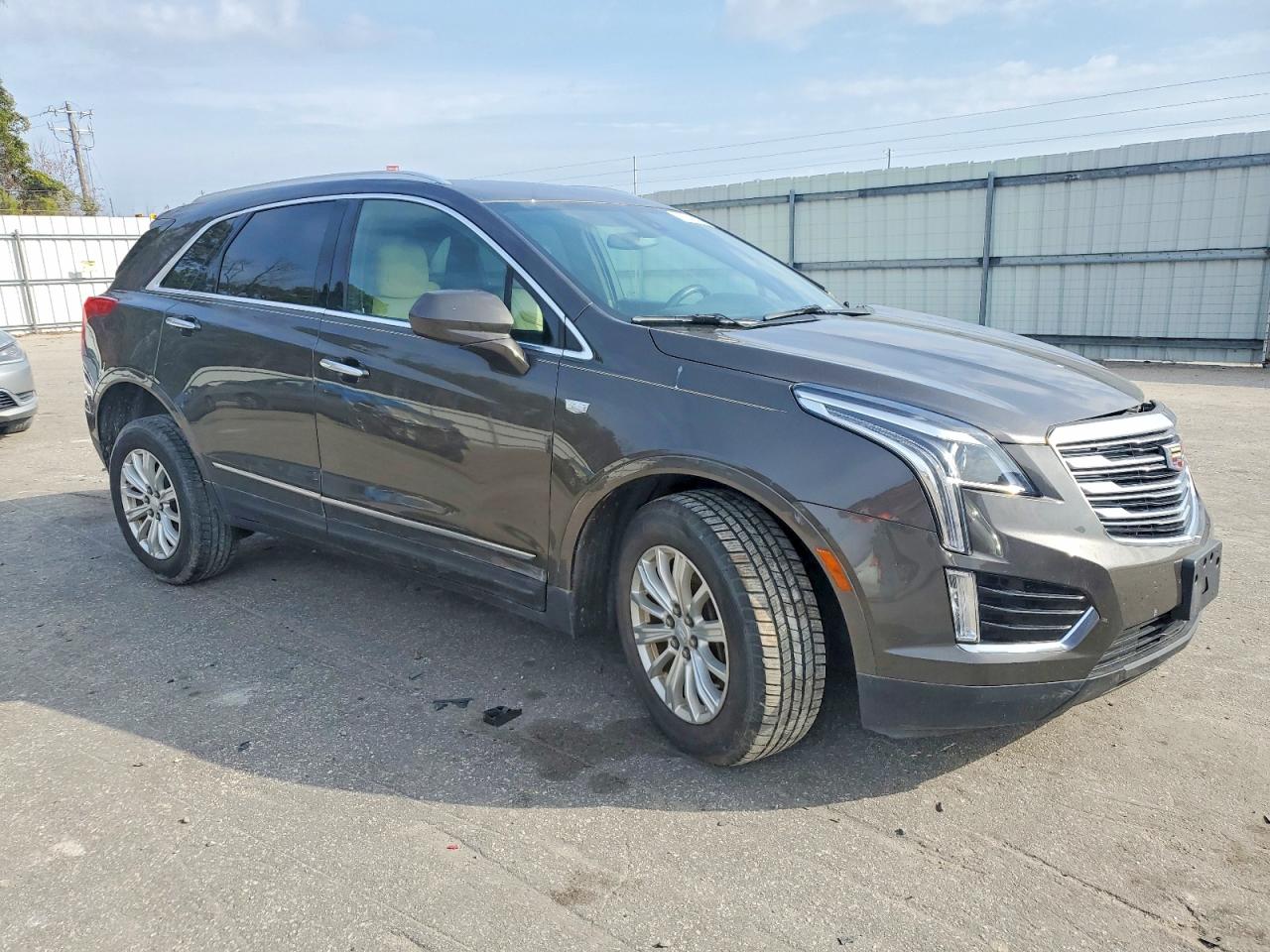 2019 CADILLAC XT5 photo 4
