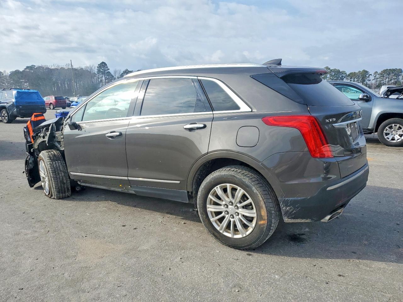 2019 CADILLAC XT5 photo 2