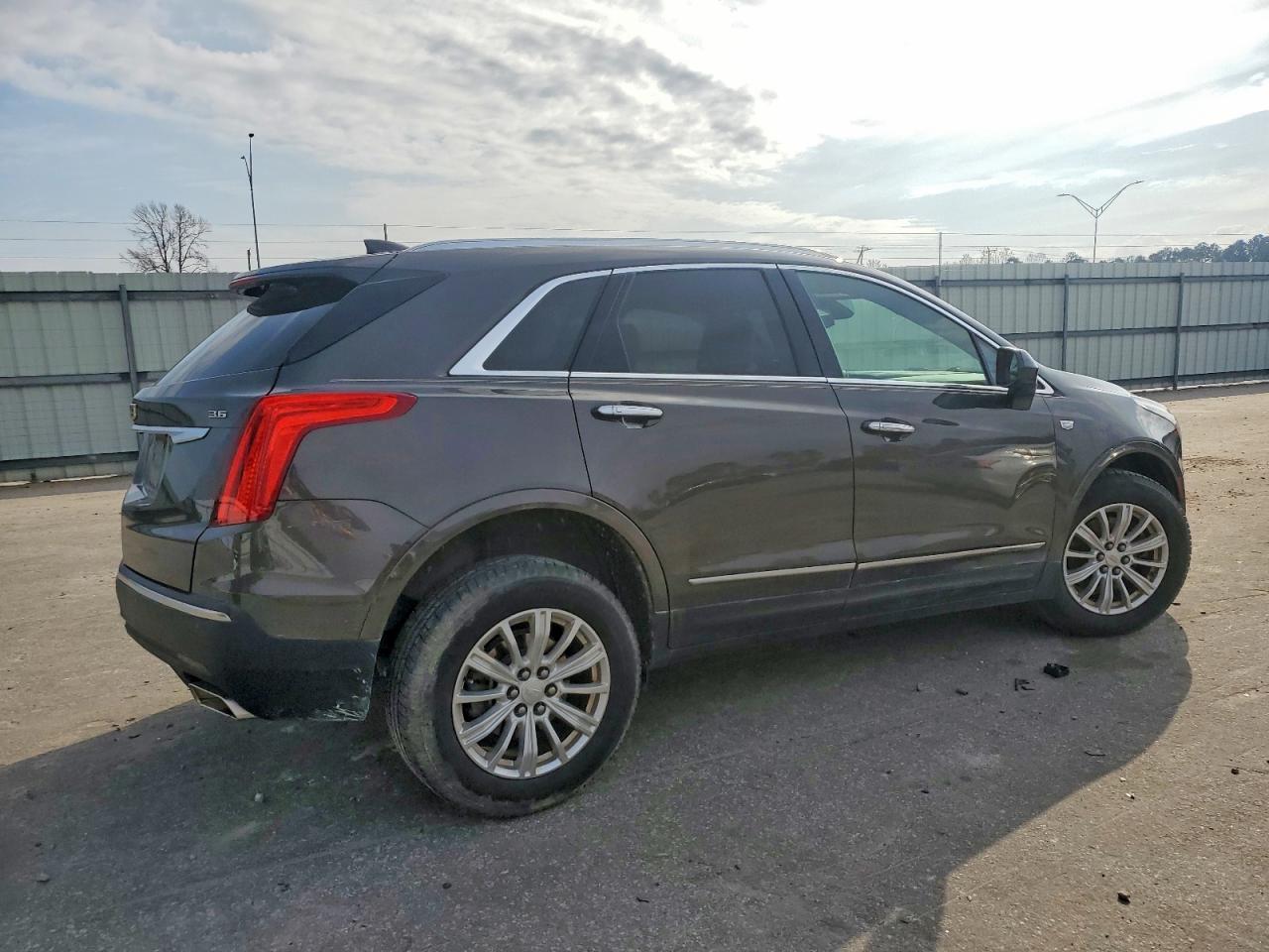 2019 CADILLAC XT5 photo 3