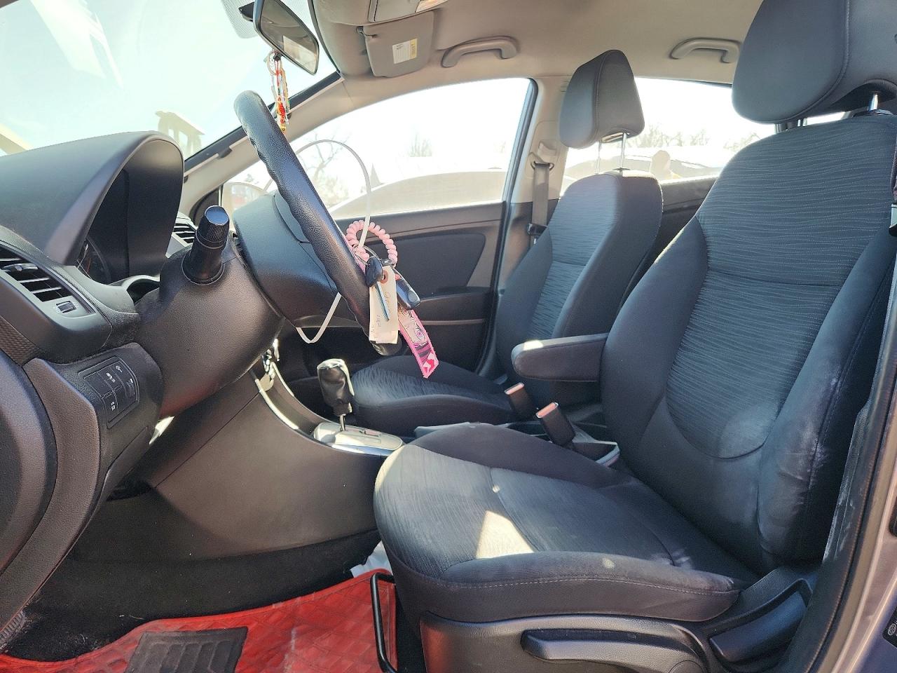 2016 HYUNDAI ACCENT SE photo 7