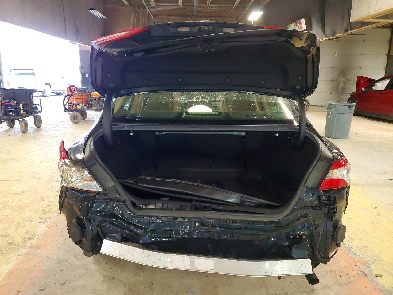 2018 TOYOTA CAMRY L photo 6