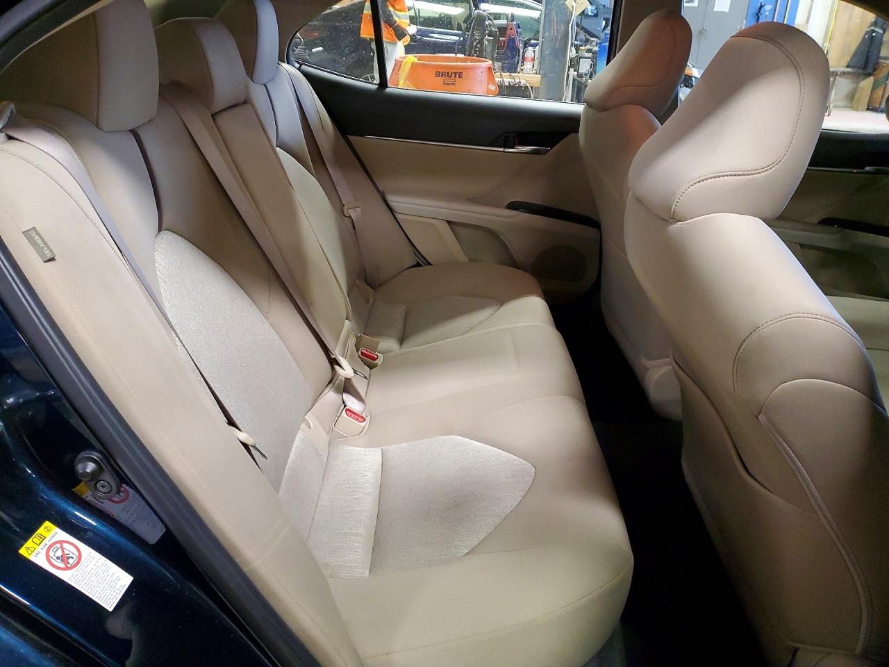 2018 TOYOTA CAMRY L photo 10