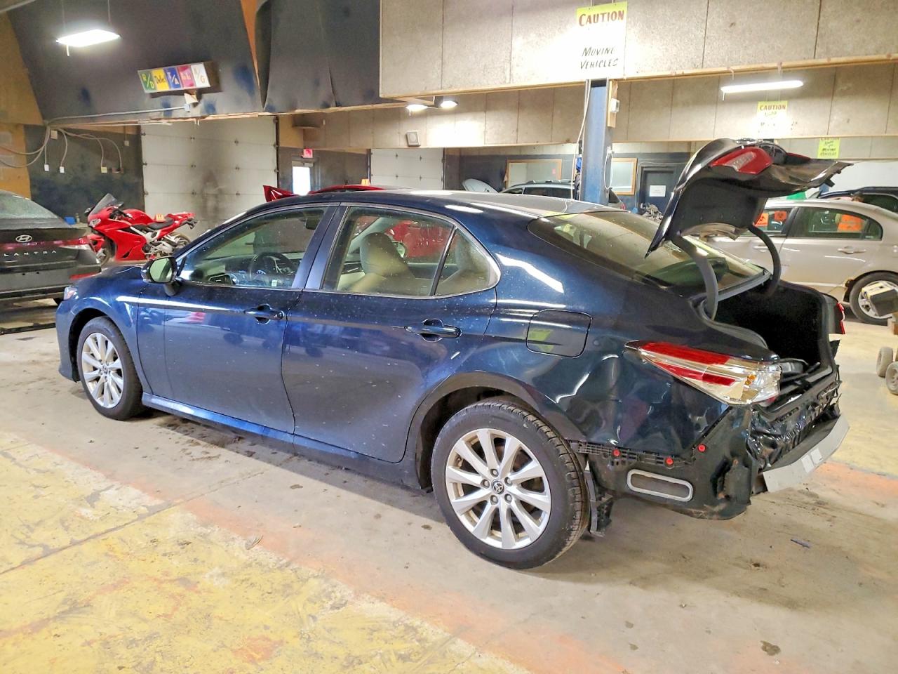 2018 TOYOTA CAMRY L photo 2