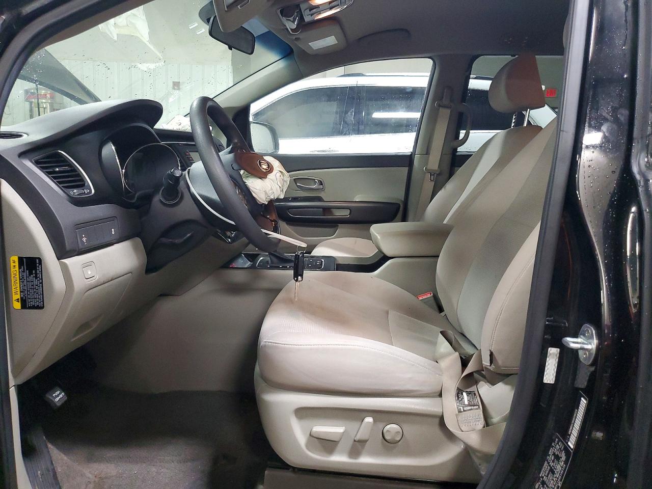 2016 KIA SEDONA LX photo 25