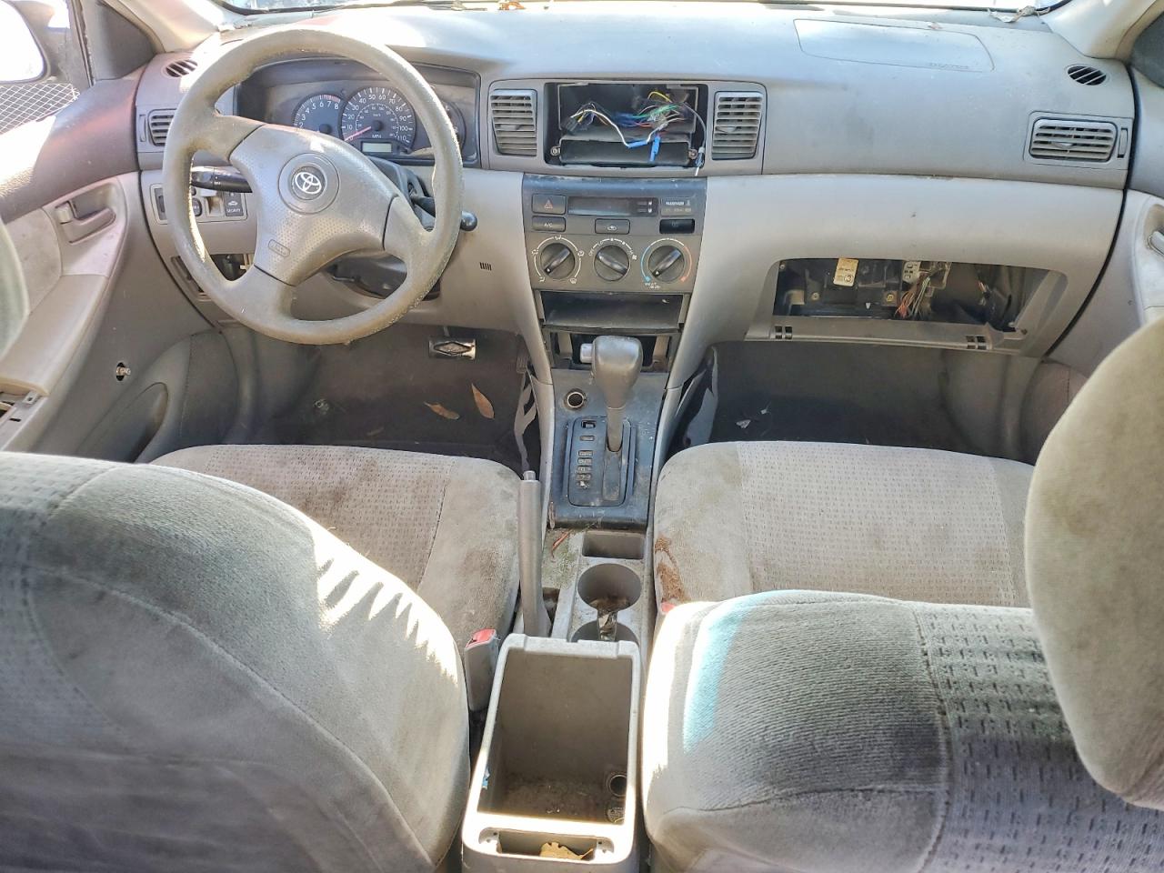 2005 TOYOTA COROLLA CE photo 8